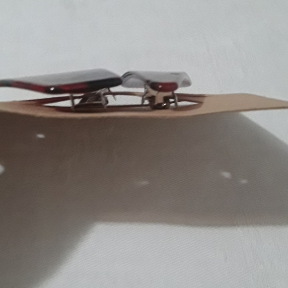 (NWT) Twig and arrow: Set of two: hair accessories snap close Barrett - Picture 3 of 4